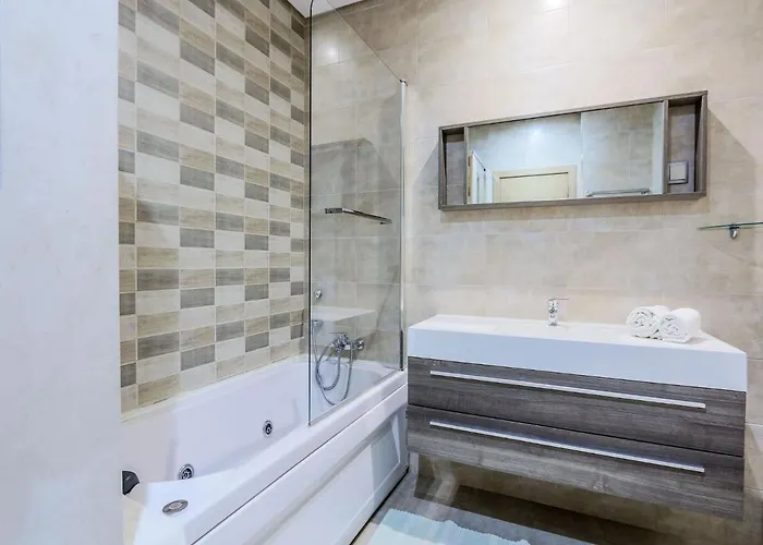 Villa V4, Jardins Branqueira3 Near Beach, *